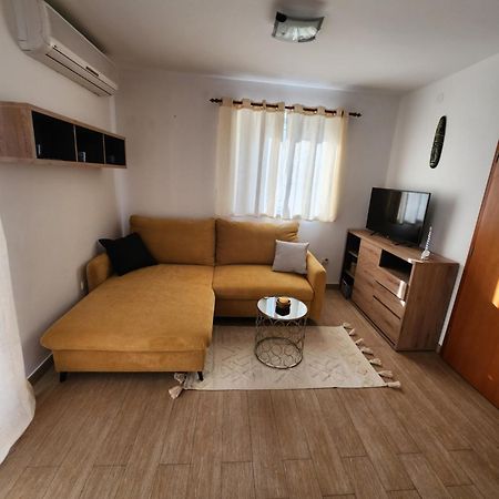 Appartamento Lucija Karlobag Esterno foto